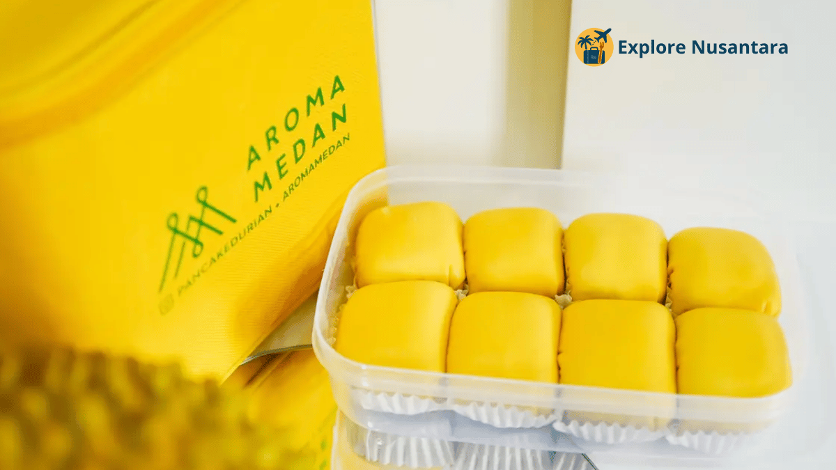 Kuliner Viral PIK 2025 - Pancake durian dan pannacotta durian disajikan di piring estetik