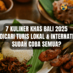 7 kuliner khas Bali 2025 disajikan secara menarik bersama turis yang sedang menikmati makanannya.