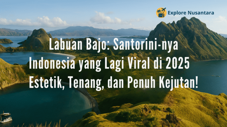 Pemandangan Labuan Bajo saat senja dengan perahu nelayan