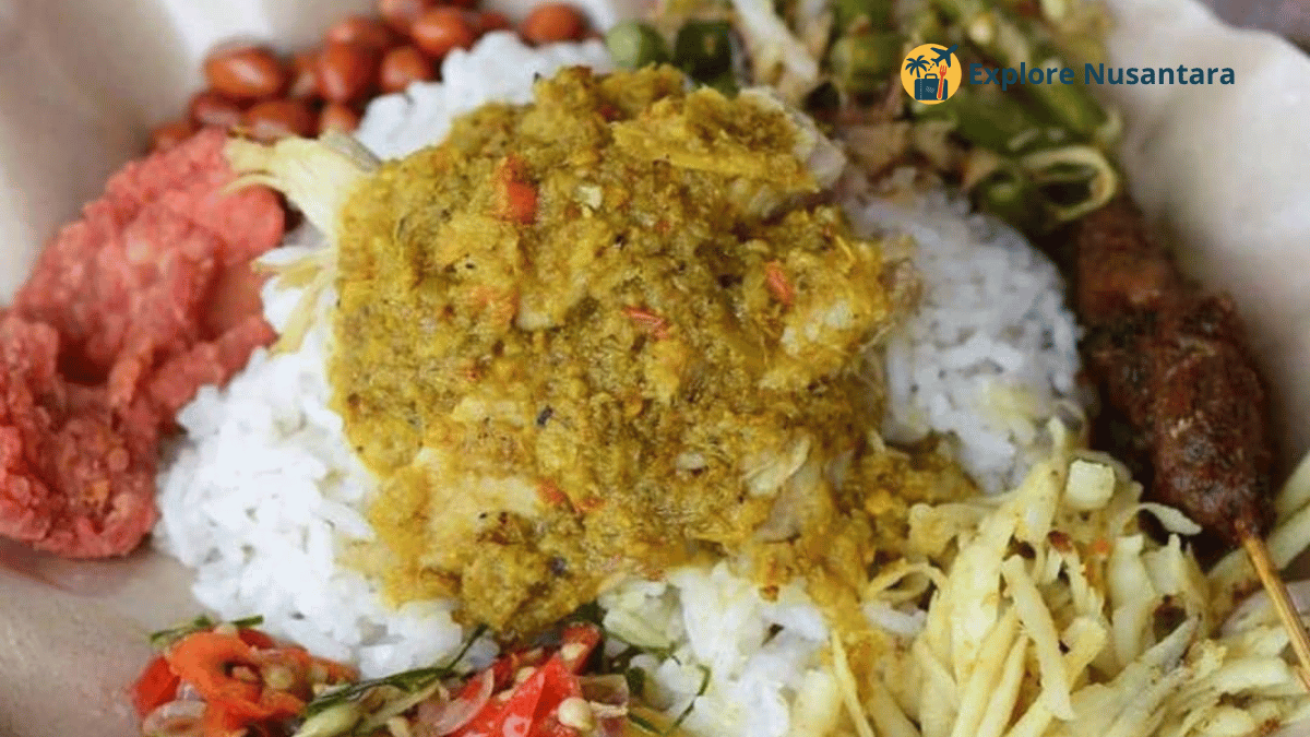 Nasi Tepeng Kuliner Khas Bali, Gianyar dengan lauk rempah lengkap