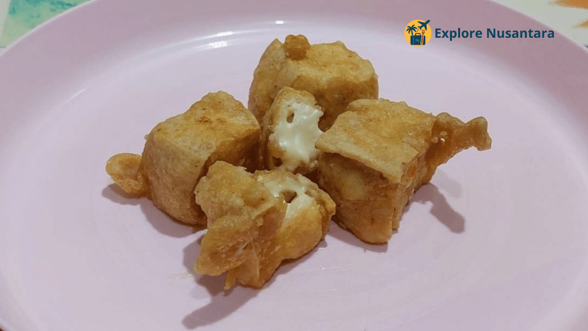 Gambar Tahu Kopong Mozzarella yang viral di tahun 2025, disajikan dengan cara kekinian dan menggugah selera