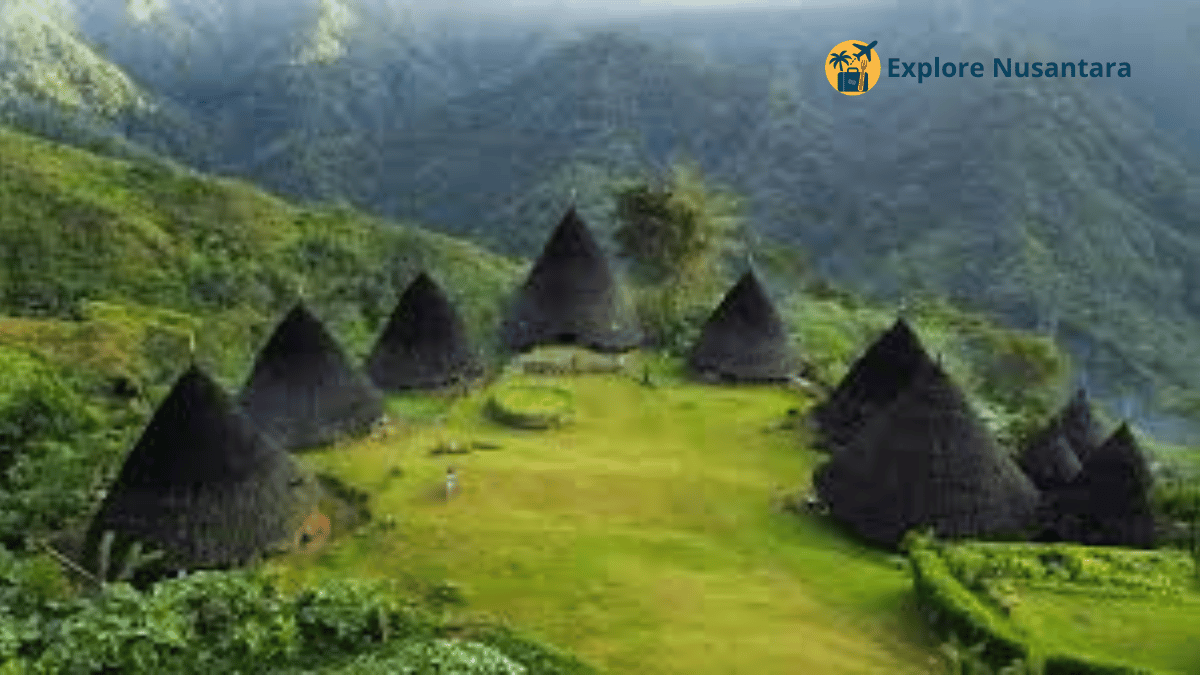 Tempat Camping Estetik 2025 Wae Rebo, desa adat di atas awan