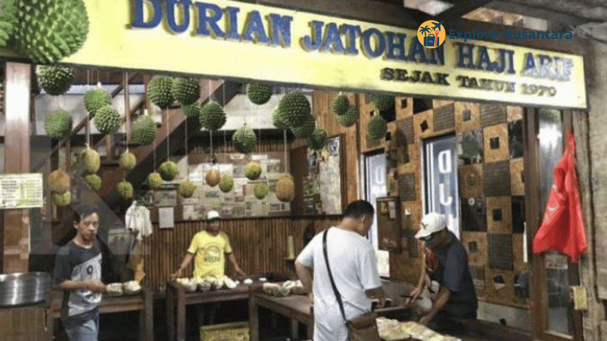 Durian Jatohan Haji Arif Bandung, tempat makan durian favorit 2025