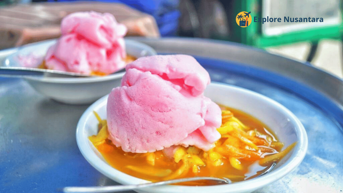 Es Krim Rujak unik khas Lombok
