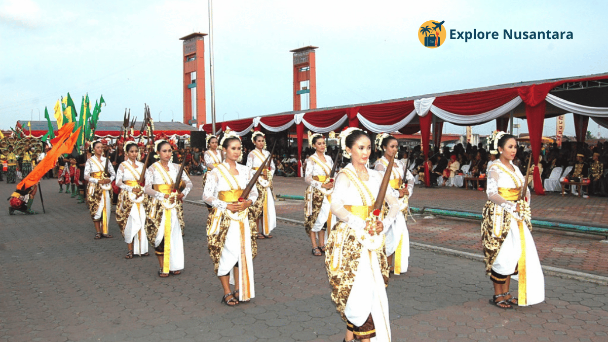 Festival Keraton Nusantara 2025 menghadirkan parade budaya dari berbagai kerajaan di Indonesia