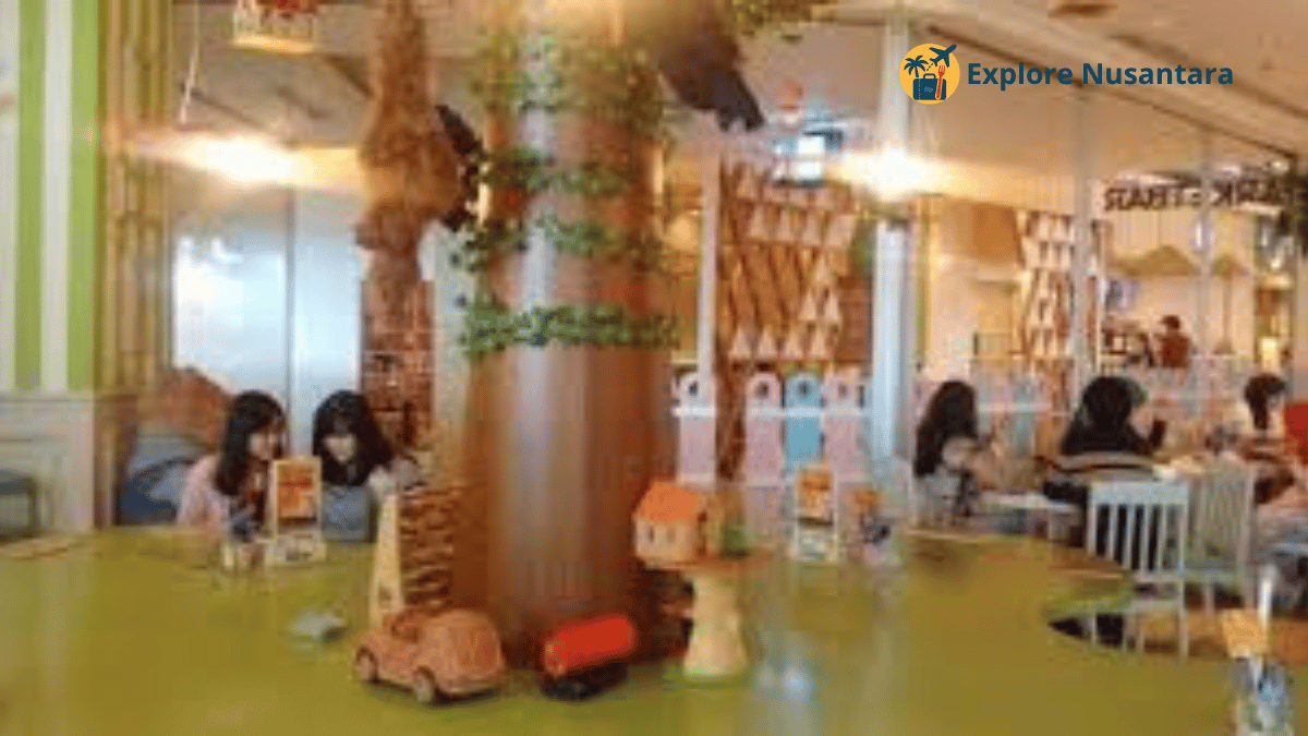 Interior restoran Nanny’s Pavillon Playroom yang penuh warna dan ramah anak, tempat Makan Keluarga di Jakarta