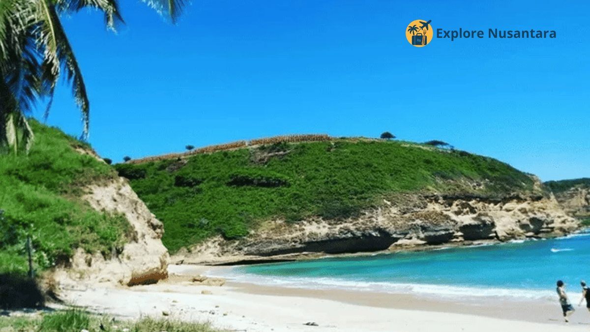 Pantai Surga di Lombok Timur, suasana sepi dan alami