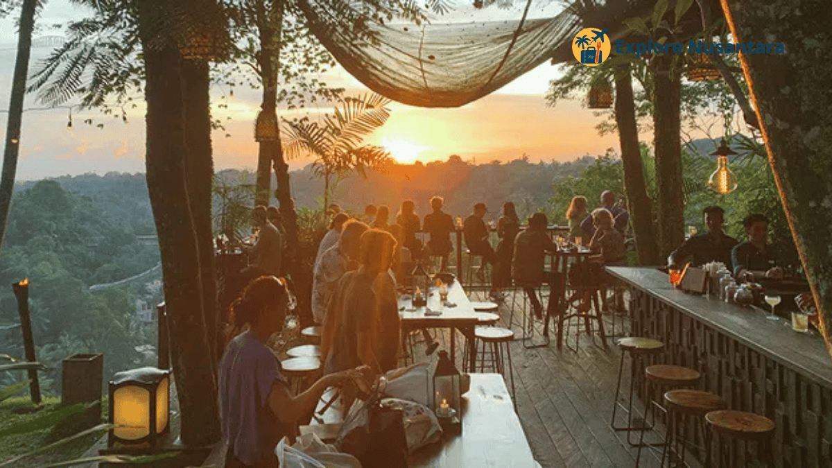 The Sayan House dengan view hutan Ubud yang tenang, Tempat Nongkrong Hits di Bali 2025