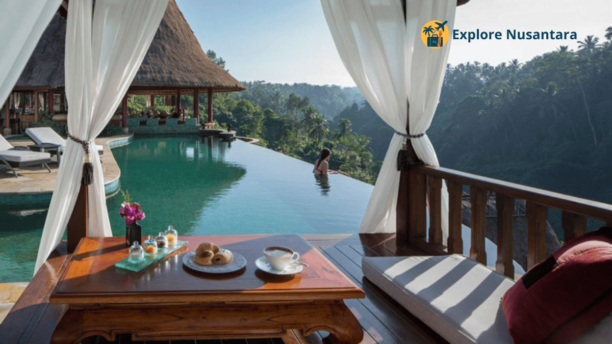Restoran Aranya Ubud dengan latar hutan tropis