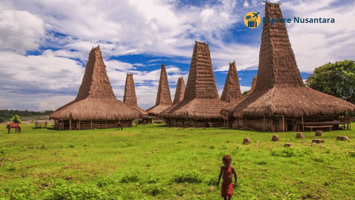 Kampung Adat Ratenggaro di Sumba dengan rumah adat beratap menara tinggi dan batu megalit