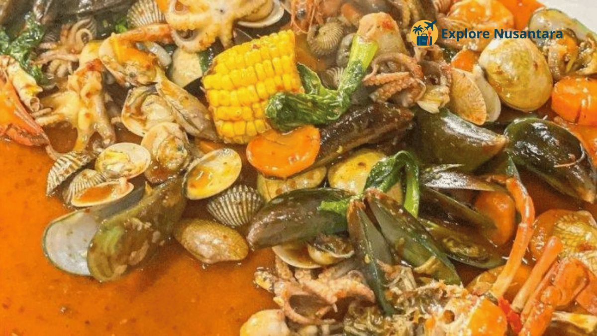 Seafood Tumpah ala Pangandaran, hidangan laut viral dengan konsep rame-rame